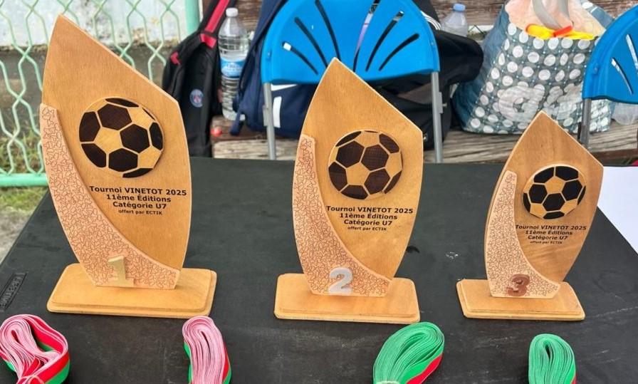 Première gamme de trophées conçue pour le tournoi VINETOT 2025, organisé par le Club Sportif Saint-François.